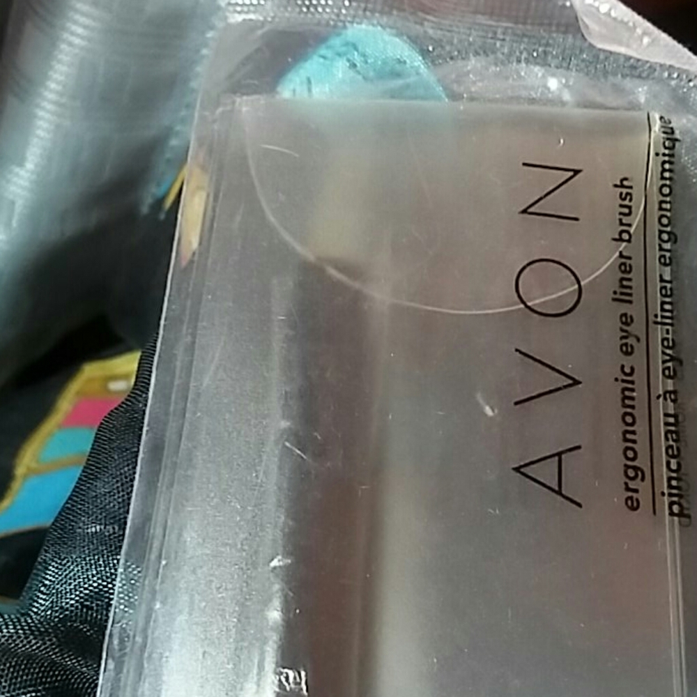 Avon liner brush